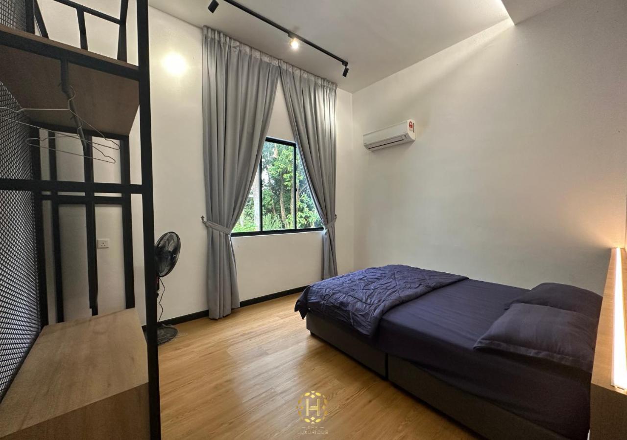 The Luxurious 27, Johor Bahru Villa Exterior photo